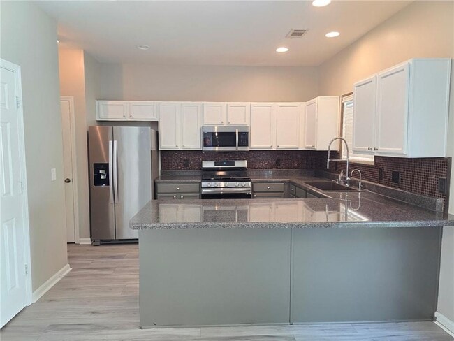 Building Photo - 407 Chatooga Ln