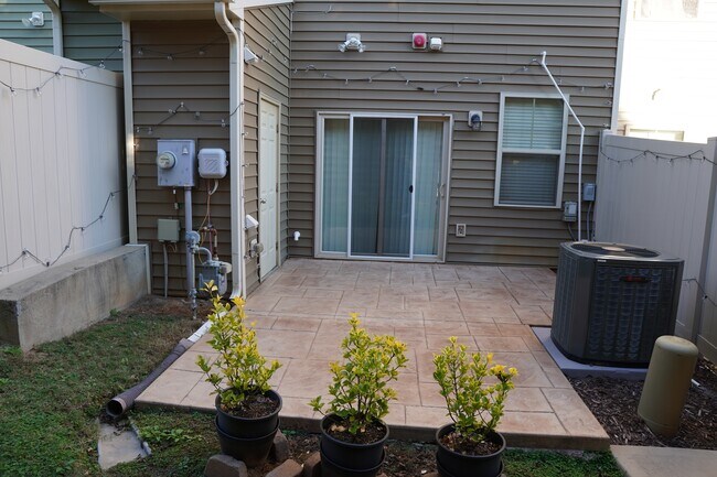 Building Photo - 6425 Swatner Dr