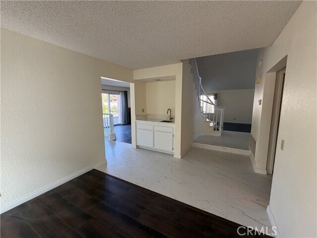 Building Photo - 2450 Vía Pacifica