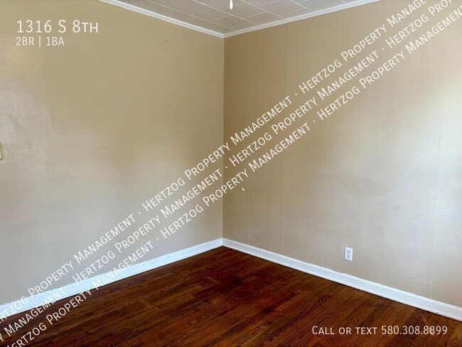 Building Photo - 1316 S 8th-