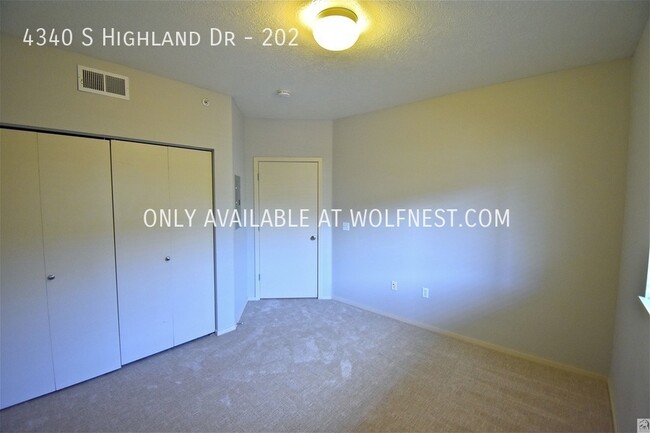 Building Photo - Beautiful 2 Bedroom Holladay Condo!