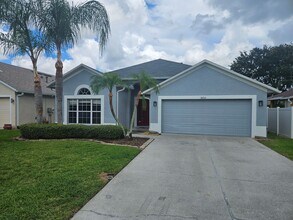 Building Photo - One-year lease starting in January, with free move-in for December.