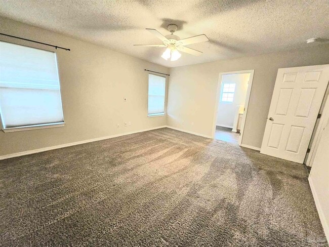 Building Photo - 3331 Two Sisters Wy