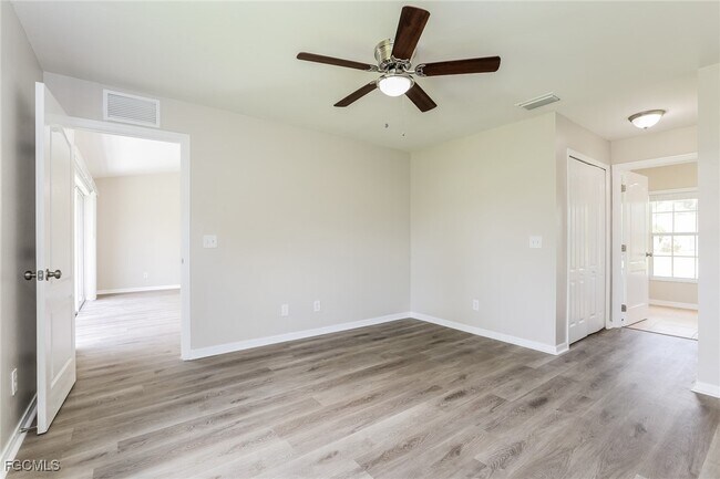 Building Photo - 104 Zona Ave N