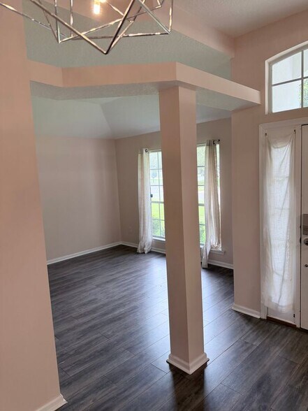Building Photo - 3515 Laurel Mill Dr