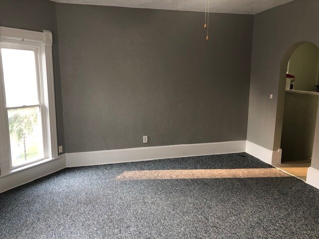 Living room (south) - 836 S Blanchard St