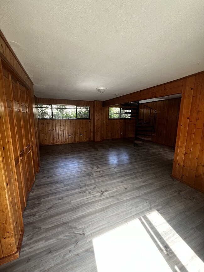 Building Photo - 146 Hawthorn Ln