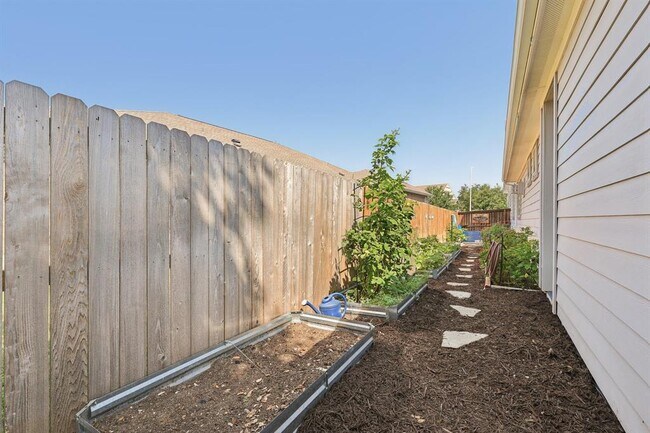 Building Photo - 712 Germander Rd