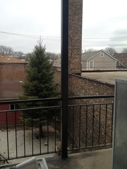 Building Photo - 903 W 35th St