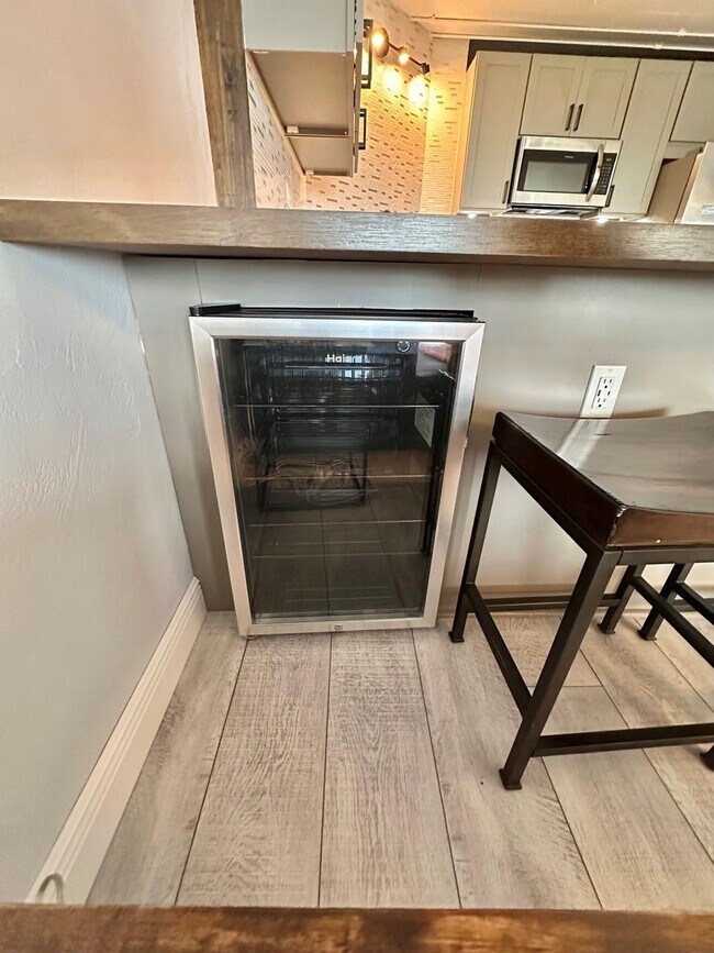 Building Photo - 3111 N Ocean Dr