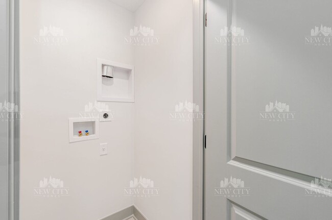 Building Photo - BRAND NEW! 2 Bedroom 2 1/2 Bathroom Newly ...