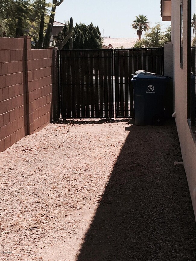 Building Photo - 16210 N 162nd Dr