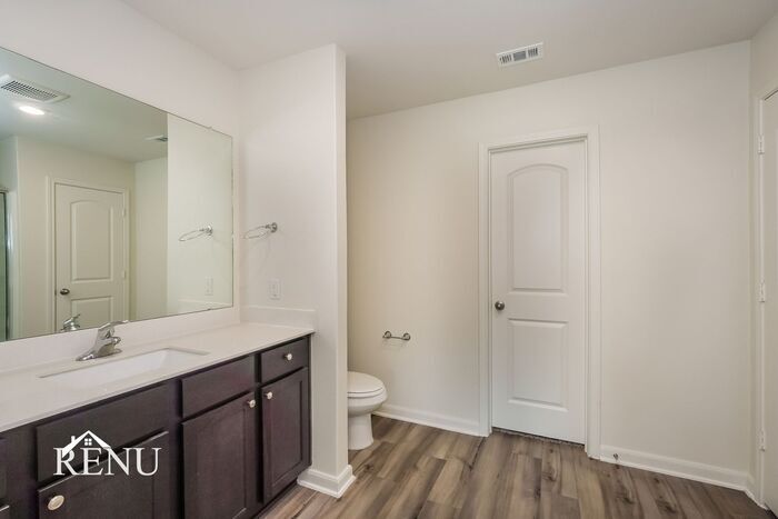 Building Photo - 123 Palomino Bnd Dr