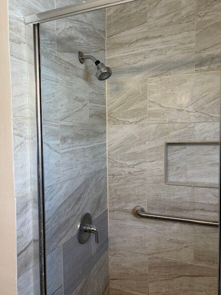 Building Photo - 5962 Belarbor St