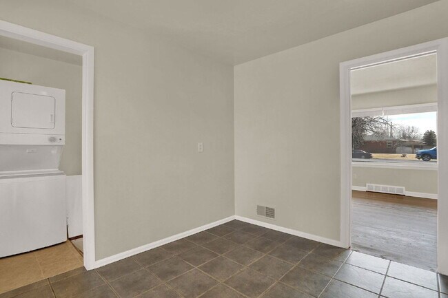 Building Photo - 2318 Templeton Gap Rd