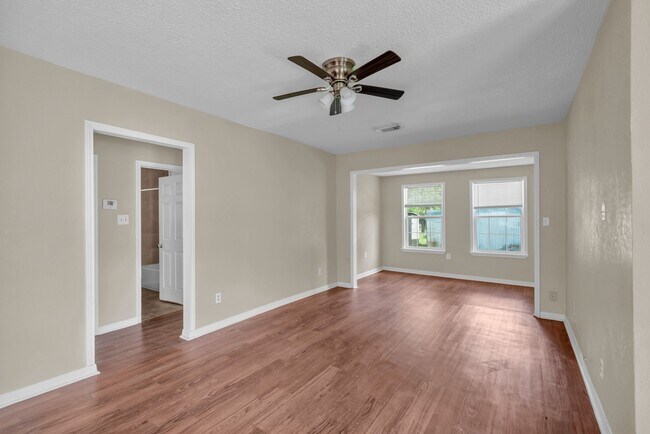 Building Photo - 7304 Kinney St