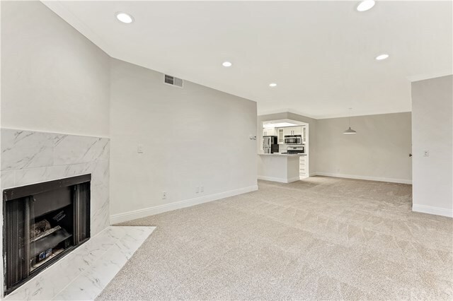 Building Photo - 460 Oak St