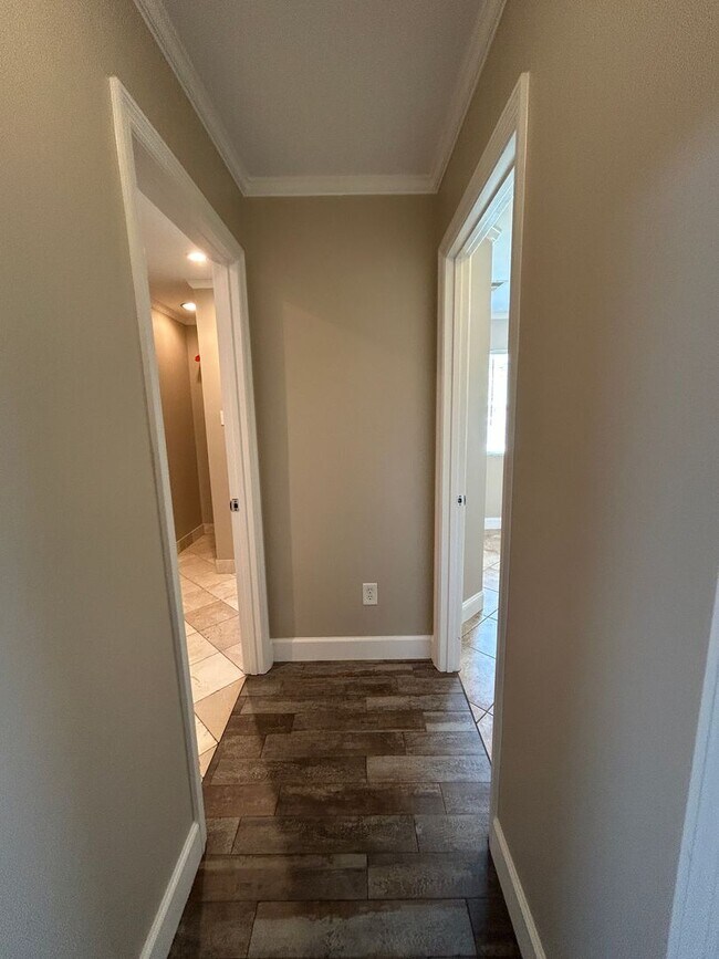 Building Photo - Charming 2 Bedroom/2.5 Bathroom home in Sandfly