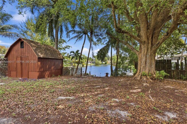 Building Photo - 4512 SW 27th Terrace