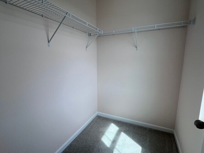 Building Photo - For Rent