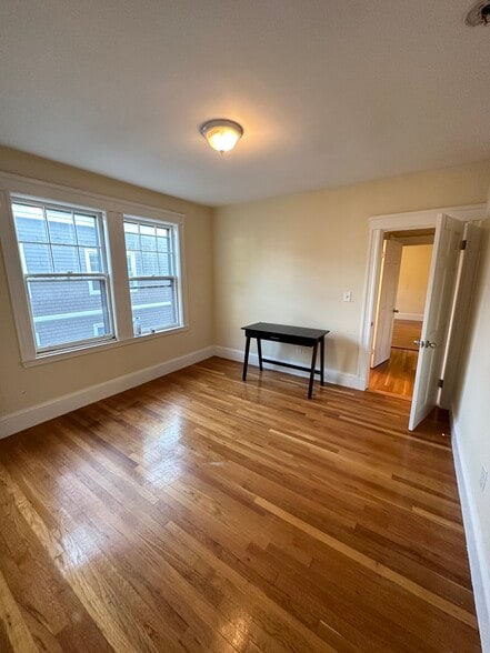 Building Photo - 7 Stedman St