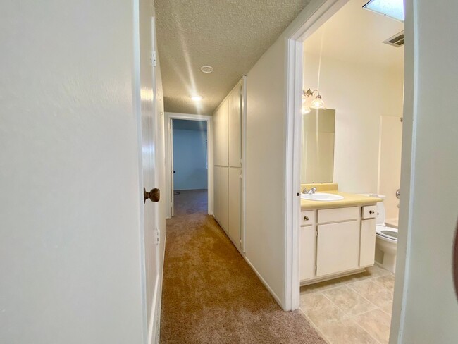 Building Photo - 3654 Summershore Ln