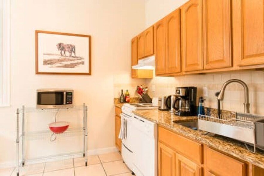 Building Photo - 16 Euston St