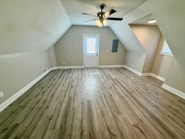 Building Photo - 3851 Dailey Rd