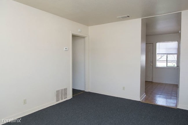 Building Photo - 2 br, 1 bath House - 3938 LYNWOOD