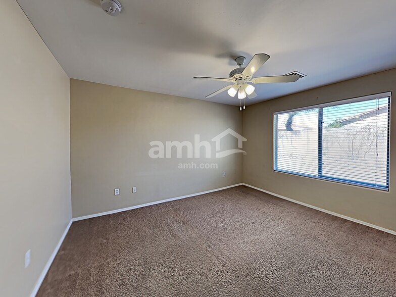 Building Photo - 11110 W Willow Field Dr