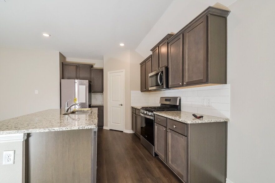 Building Photo - 403 Gallop Dr