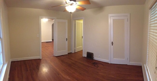 Building Photo - Very nice and LARGE 1 bed House for rent CLOSE TO MSU!