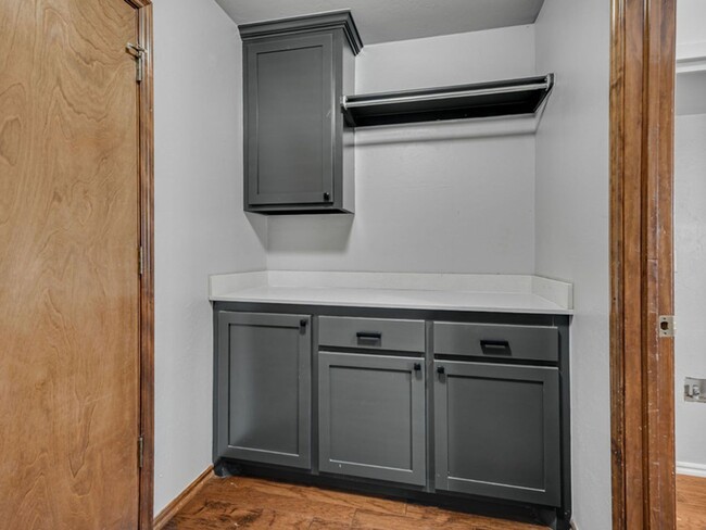 Building Photo - New In Moore Home Available now!