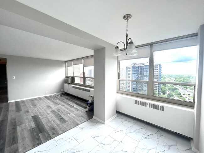 Building Photo - 3950 N Lake Shore Dr