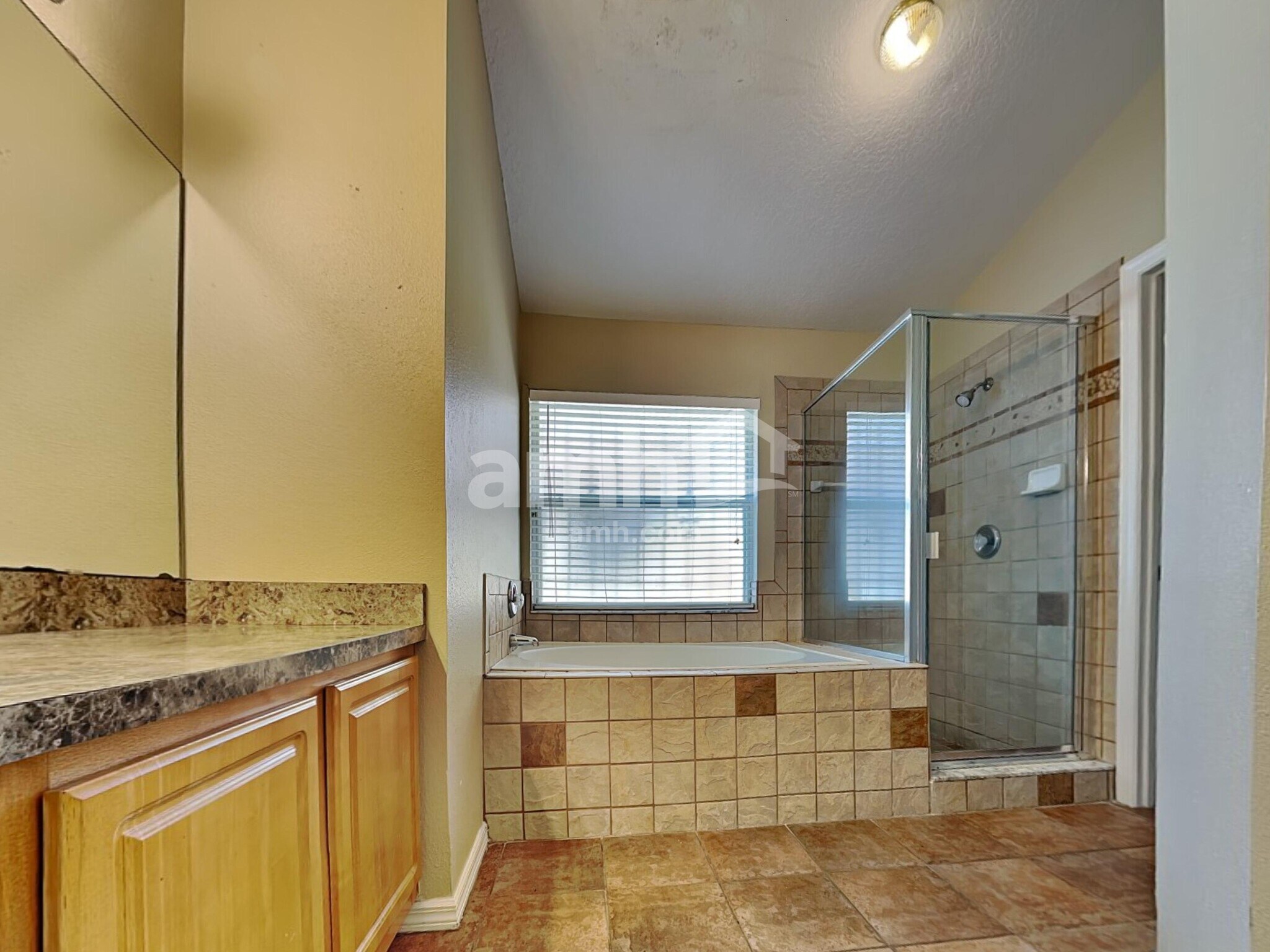 Building Photo - 5053 Foxcroft Ct