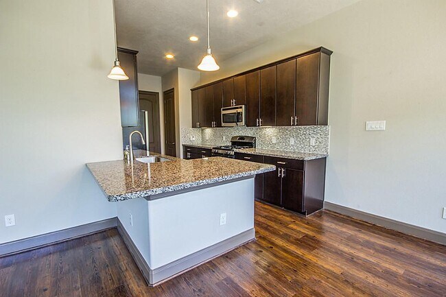 Building Photo - 63 Aventura Pl