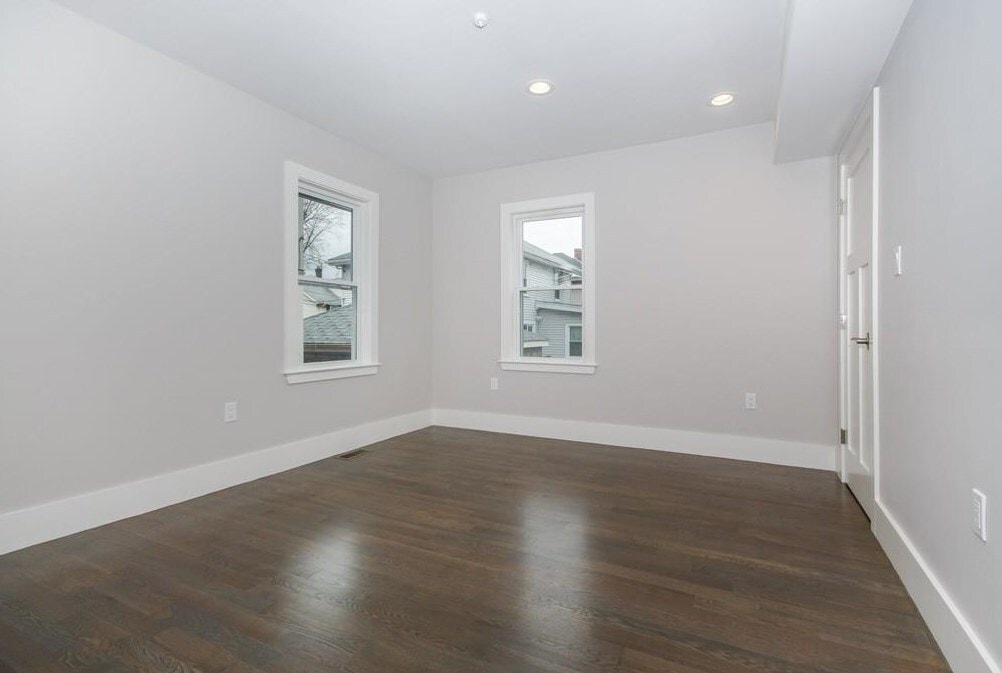 Building Photo - 491 Ashmont St