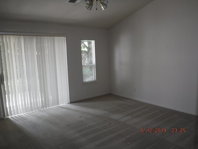 Building Photo - 1335 Meadowlark Way