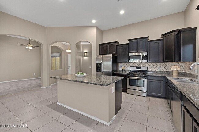 Building Photo - 9627 N Melandra Way