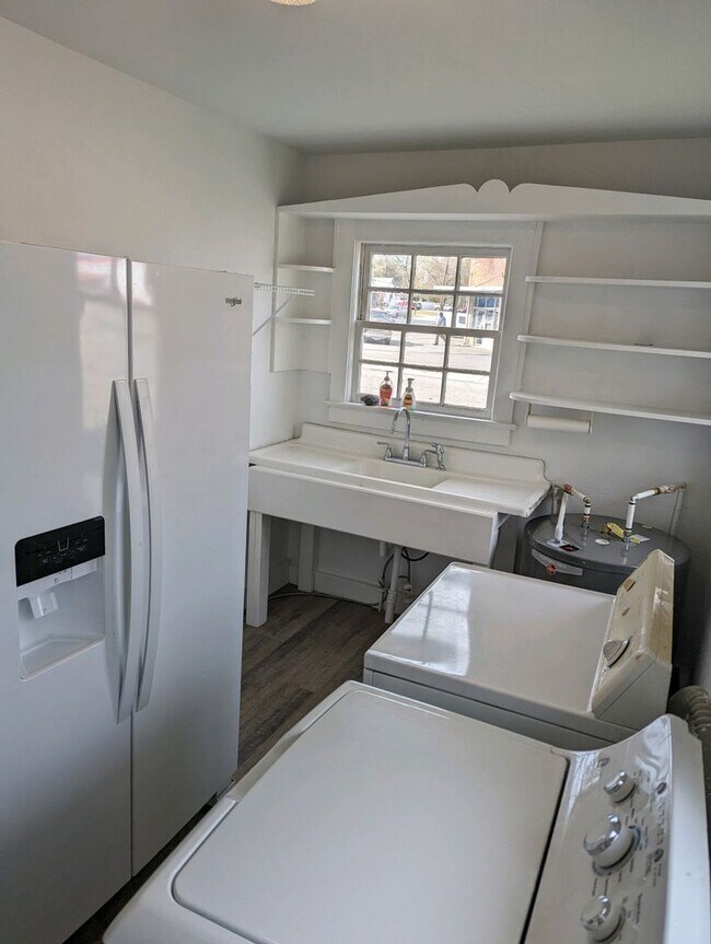 Building Photo - 1001 S 8th St