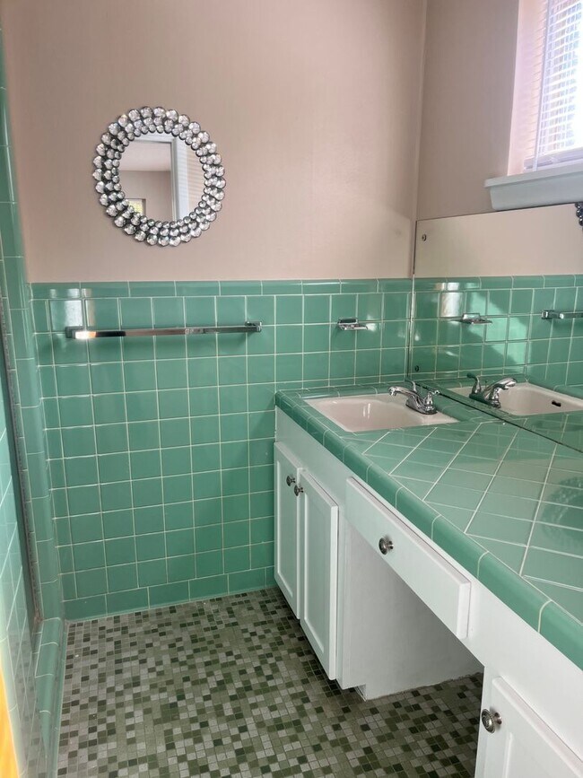 Charming 3Bed, 2Bath Haven CharacterFi... 809 Redwater Rd Wake