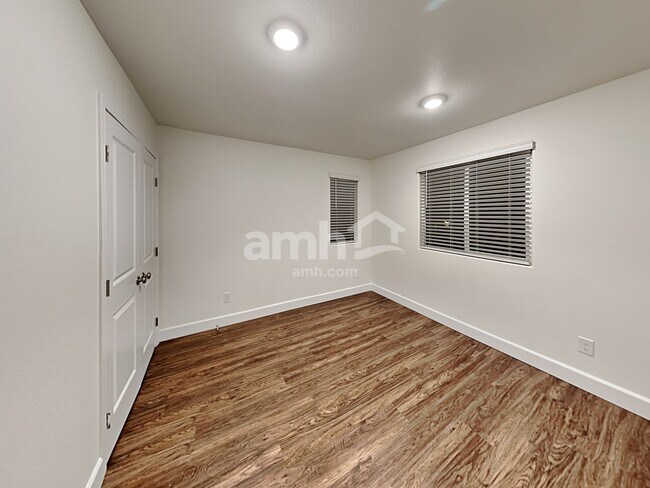 Building Photo - 299 Cape Seville Pl