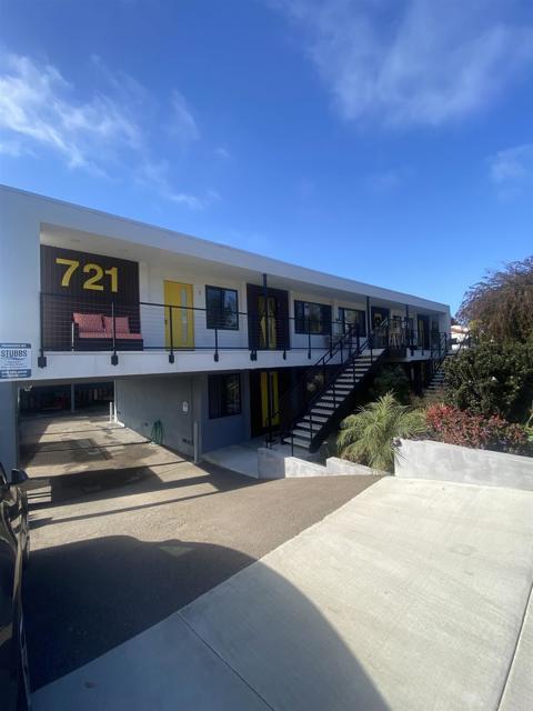 Building Photo - 721 S Cedros Ave