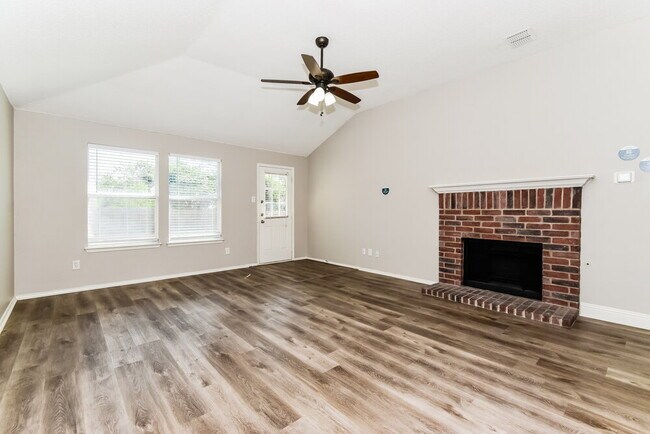 Building Photo - 1034 Hampton Dr