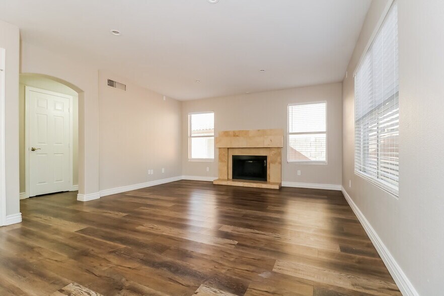 Building Photo - 5142 W Piute Ave