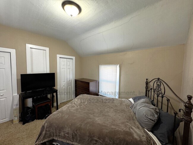 Building Photo - Stunning 4 Bedroom House near Old Colorado...