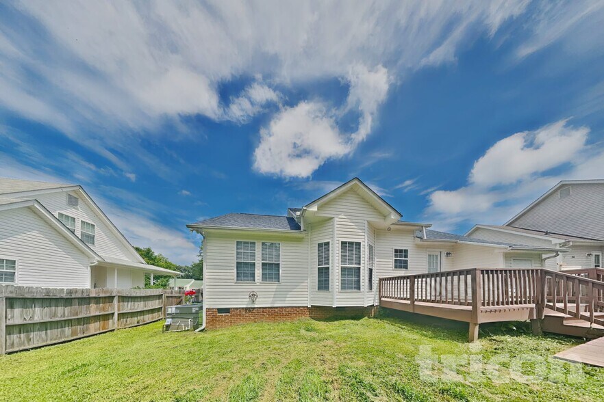 Building Photo - 305 Aqua Marine Ln