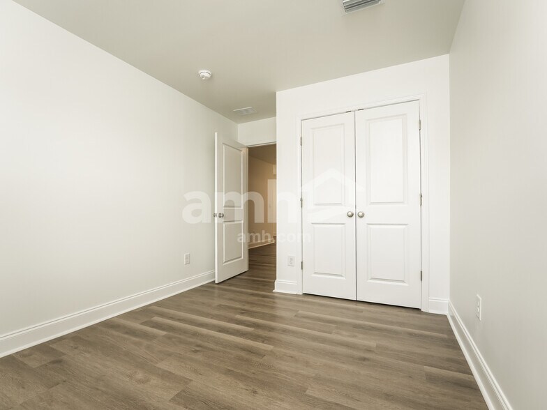 Building Photo - 100 Niven Ct