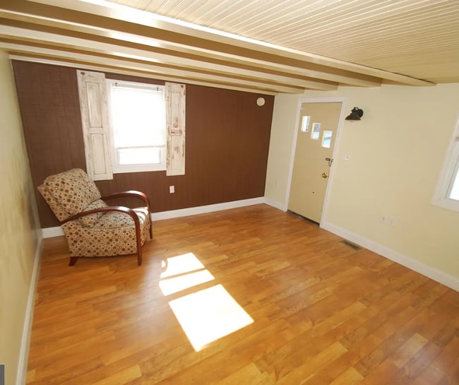 Building Photo - Charming 2-Bedroom Single-Family Home – Pr...