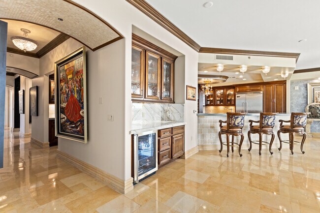 Building Photo - 9101 Alta Dr